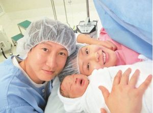 洪天明周家蔚與寶寶