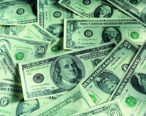 現金[立即可以投入流通的交換媒介]