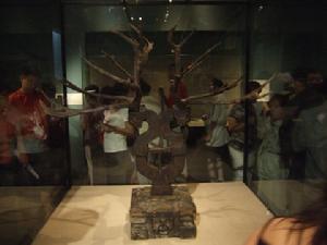 木雕雙頭鎮墓獸