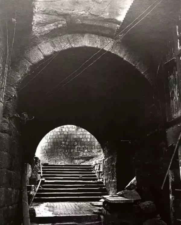 (一組重慶古城牆圖片，圖為東水門城門)