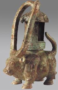 東漢雲紋銅油燈 東漢雲紋銅油燈