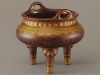 醬釉地仿銅灑金三足爐 醬釉地仿銅灑金三足爐