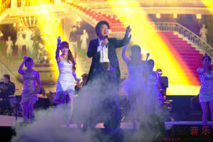 《雪中火》 《雪中火》