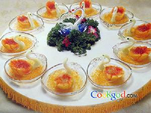 血燕泳鵝 血燕泳鵝