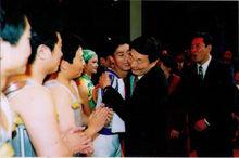 朱鎔基和黃陽光熱烈擁抱