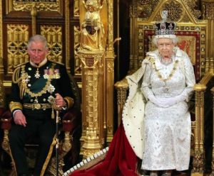 查爾斯王儲首次隨同女王伊莉莎白二世亮相