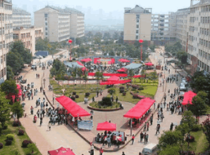 南昌大學勤工助學服務中心承辦招聘會