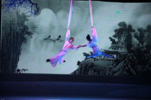 大型冰上雜技舞蹈秀《驚美圖》 大型冰上雜技舞蹈秀《驚美圖》