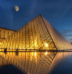 羅浮宮金字塔