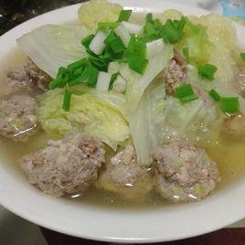 白菜冬粉肉丸湯 白菜冬粉肉丸湯