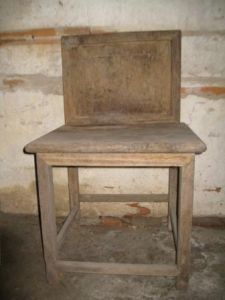 故居陳列物之一：黃現璠使用過的太師椅