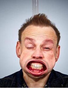 扮醜自拍 扮醜自拍