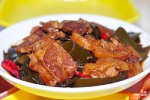 海帶豬肘湯 海帶豬肘湯