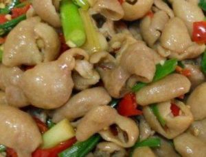 蒜苗炒大腸 蒜苗炒大腸