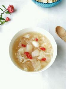 銀耳百合燉雪梨 銀耳百合燉雪梨