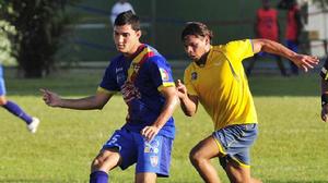 弗朗哥&middot;何塞&middot;法西亞納(右)