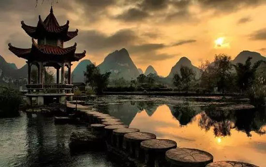 媲美桂林,這個小城養在深閨少為人知,卻美得出奇!