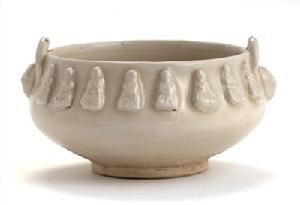 白瓷十六羅漢雙耳圈足缽（遼寧考古所）