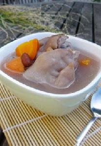 墨魚花生豬腳湯 墨魚花生豬腳湯