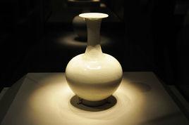 唐白瓷長頸瓶 唐白瓷長頸瓶