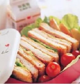 牛奶總匯三明治 牛奶總匯三明治