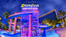 加州迪士尼樂園酒店-單軌列車主題泳池