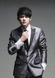 黑色毛衣 黑色毛衣