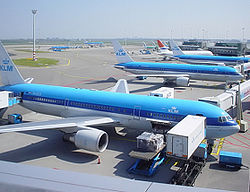 停泊在史基浦機場的KLM機群