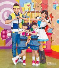 首當主持。左起：林掄元、左左右右、沈佩儀