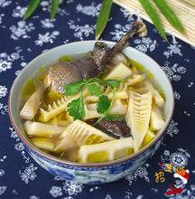 竹筍燉雞湯