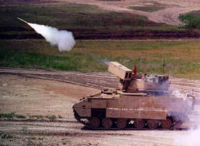 美國陸軍加掛反應裝甲的M2A2