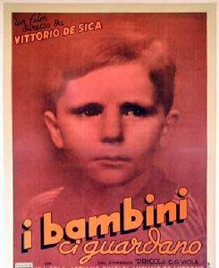 孩子在看著我們海報