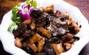 五花肉燉紅菇 五花肉燉紅菇