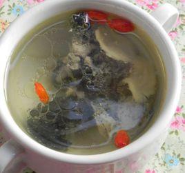 當歸枸杞燉烏雞 當歸枸杞燉烏雞