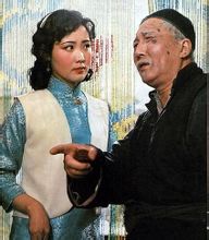 于是之在電影《茶館》飾演王利發