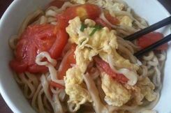 番茄酸湯手擀麵 番茄酸湯手擀麵