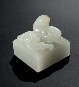 青白玉螭虎紐小印章