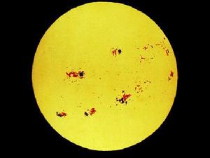 活動太陽的磁場