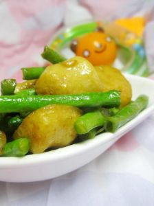 鱈魚丸炒豆角 鱈魚丸炒豆角