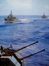 062型護衛艇上的雙管25毫米機關炮