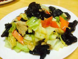 炒木耳包菜 炒木耳包菜