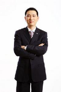 金明[蘇寧控股集團副總裁、 蘇寧置業集團總裁]