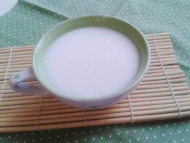 茯苓杏仁奶茶 茯苓杏仁奶茶