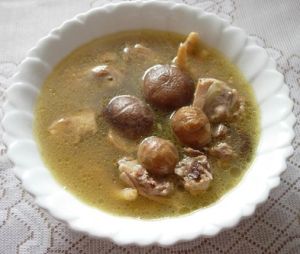 冬菇栗子鮮雞湯 冬菇栗子鮮雞湯