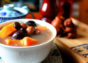 黑豆木瓜湯 黑豆木瓜湯