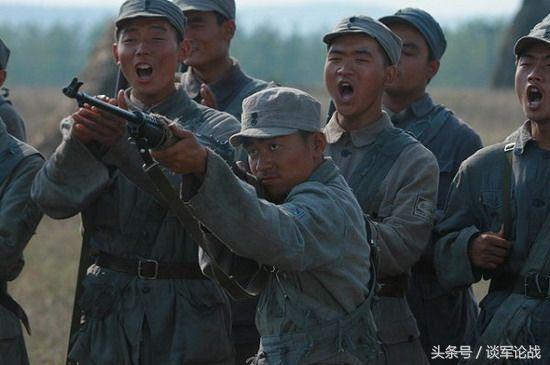 其實抗日劇也並不都誇張:拿著步槍打飛機,一顆子彈打兩人! 其實抗日劇也並不都誇張:拿著步槍打飛機,一顆子彈打兩人!