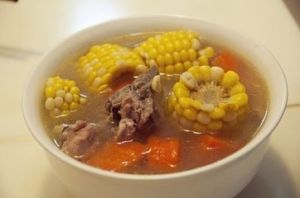 玉米胡蘿蔔骨湯 玉米胡蘿蔔骨湯