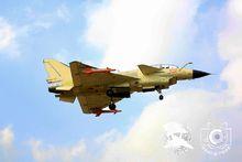 試飛中的殲-10戰鬥機