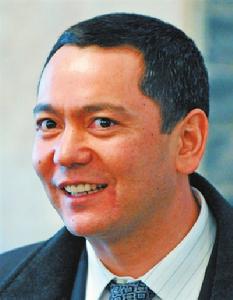 奧穆爾別克·巴巴諾夫 奧穆爾別克·巴巴諾夫