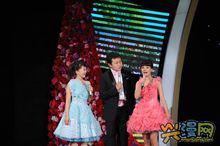 主持2011年央視六一晚會